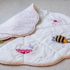 Throws|Blankets><noscript><img width=