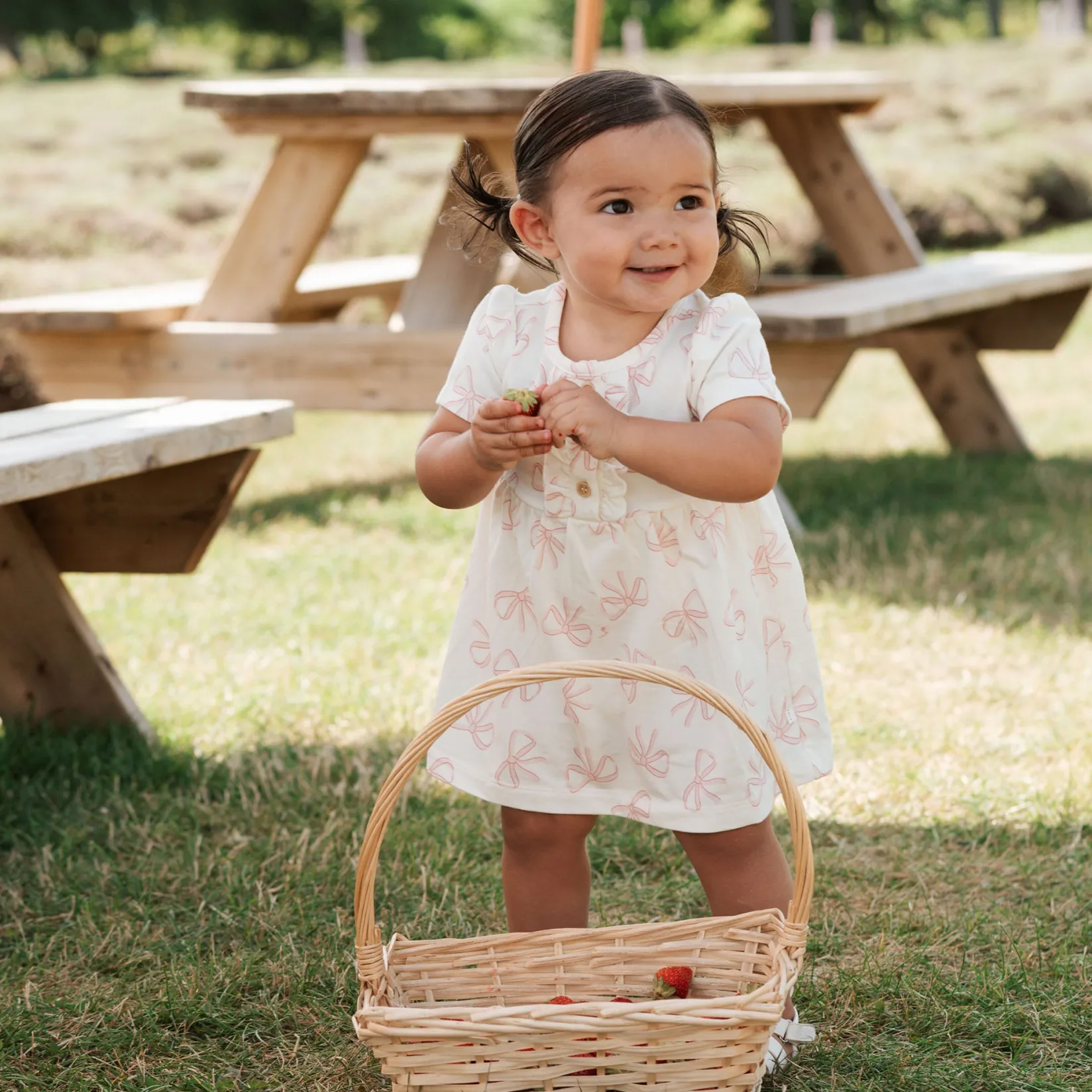 Dresses, Skirts & Outfits>Firsts par Petit Lem Bows Dress 3-24m Beige