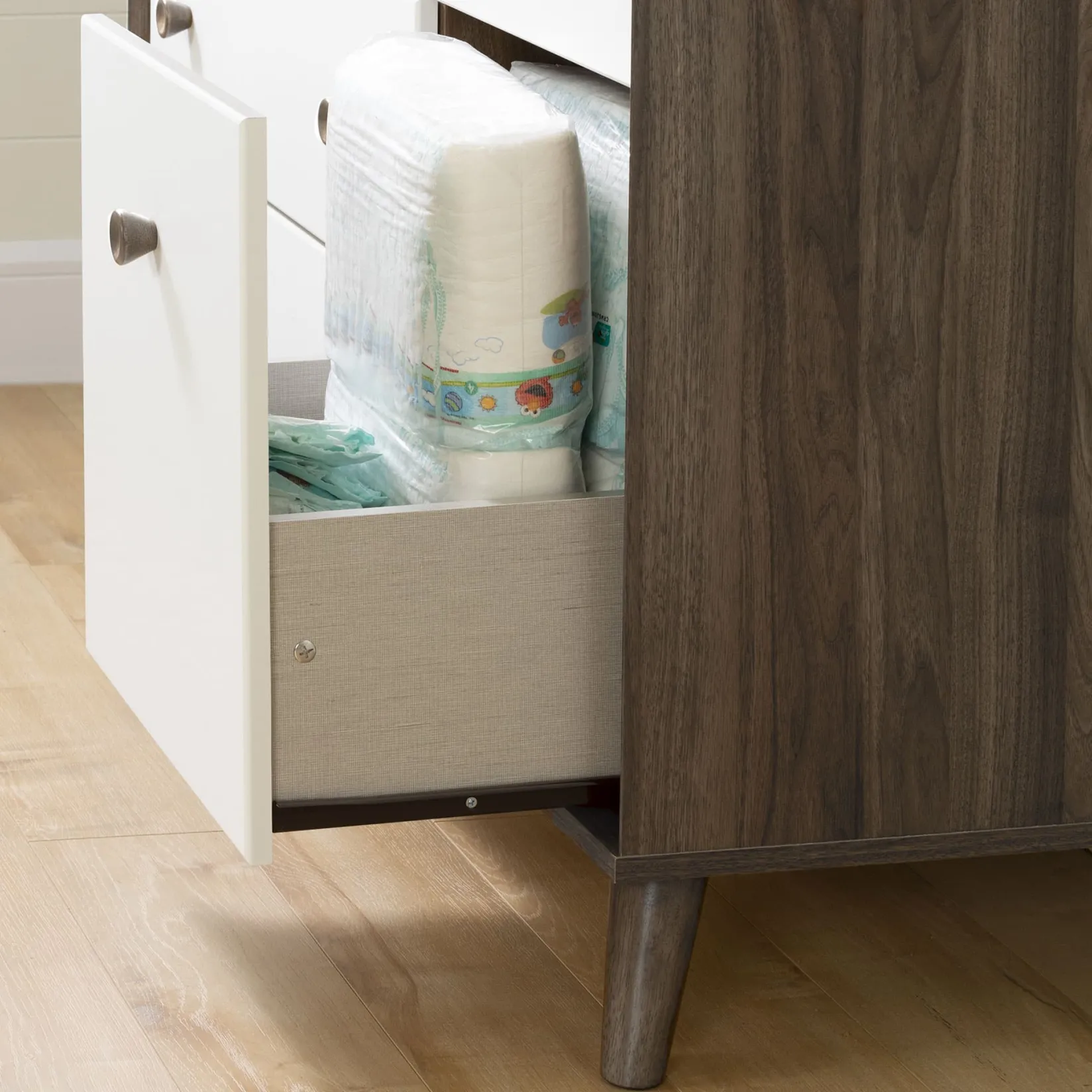 New Changing Table Yodi - Natural Walnut / White Changing Tables