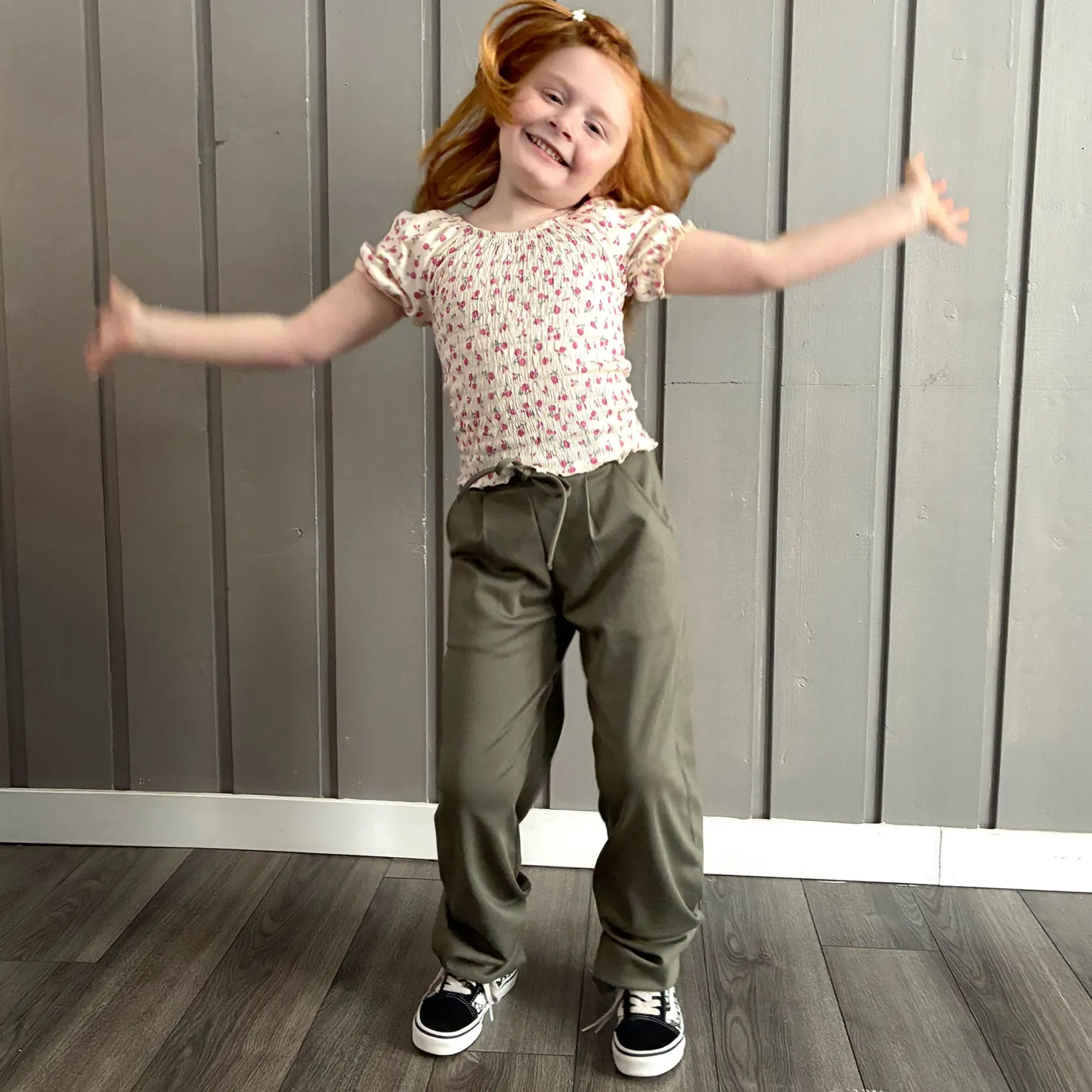 Outlet Cherries Flowers Top 7-14 Kids Tops