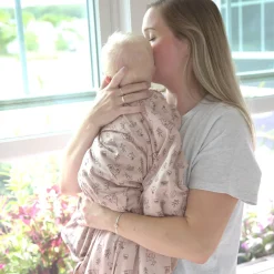 Throws|Blankets><noscript><img width=