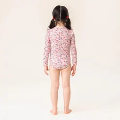 Swimsuits><noscript><img width=