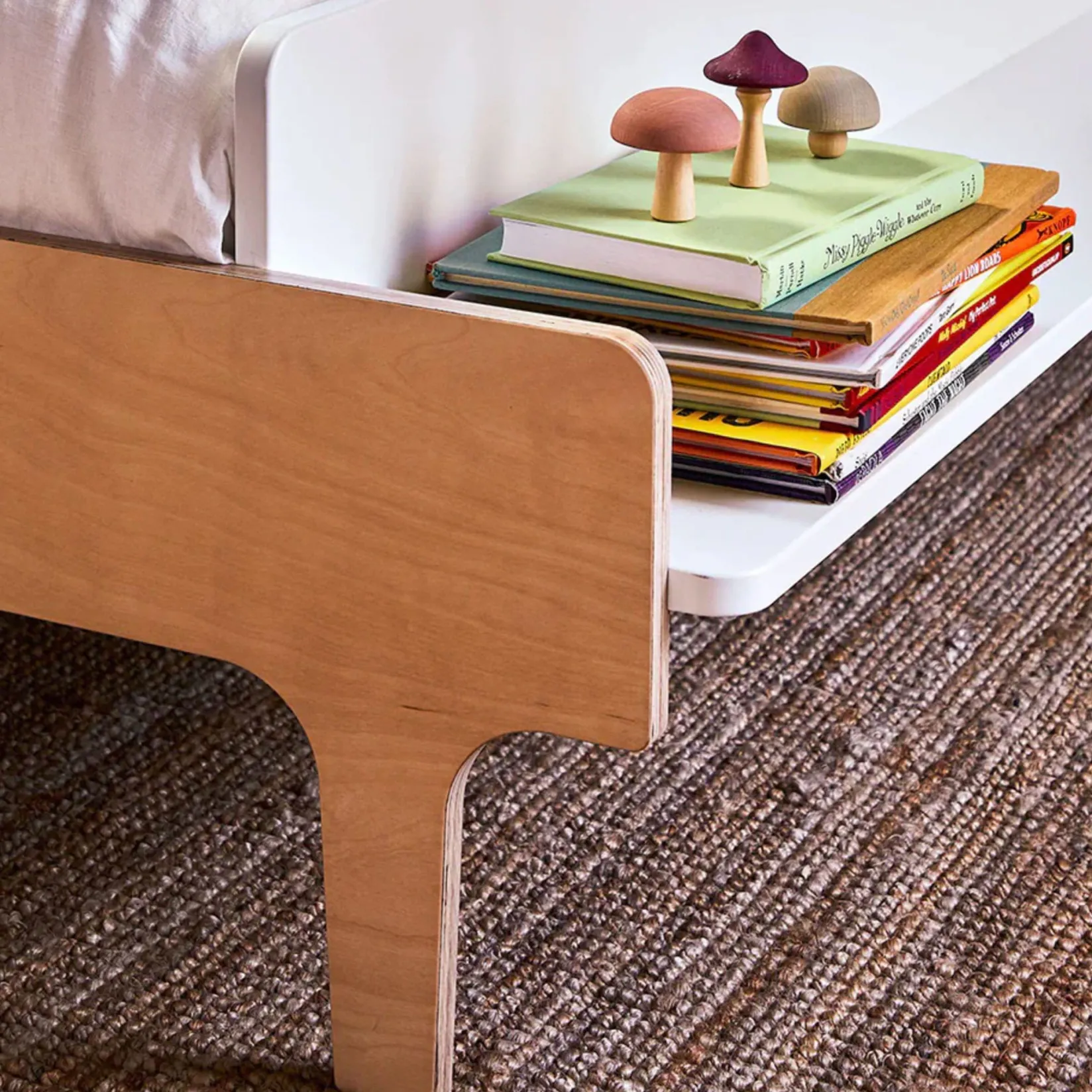 New Full Bed River Wht Nat Twin, Full & Queen Beds