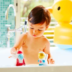 Bath Toys|Bath Accessories>Munchkin Galaxy Buddies Light Up Bath Toy