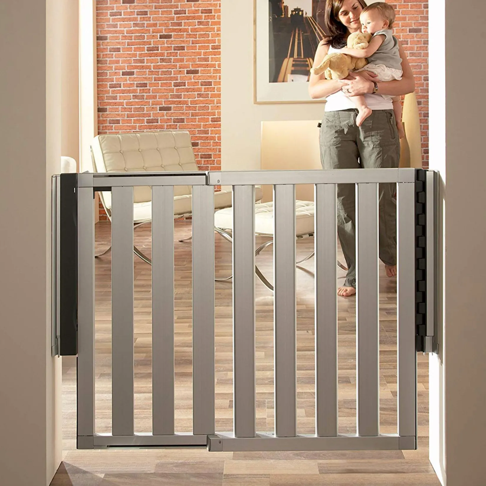 Gates & Safety>Munchkin Gate Loft Aluminum