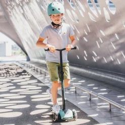 Bikes And Accessories|Bikes & Scooters>Scoot and Ride Highwaykick 5 Led Scooter - Forest