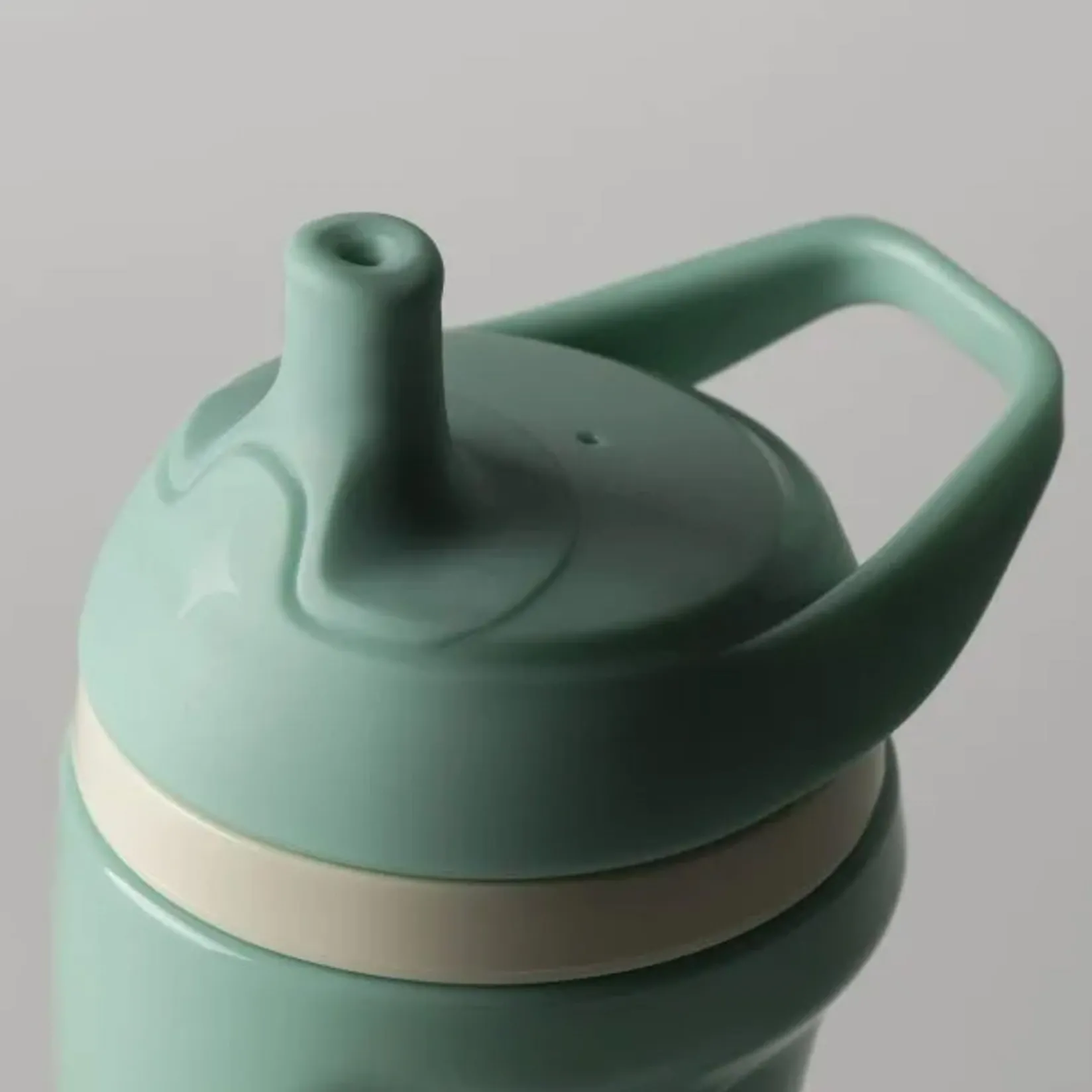 Tableware|Plates & Placemats>Tommee Tippee Insulated Sporty Spout Cup Blu