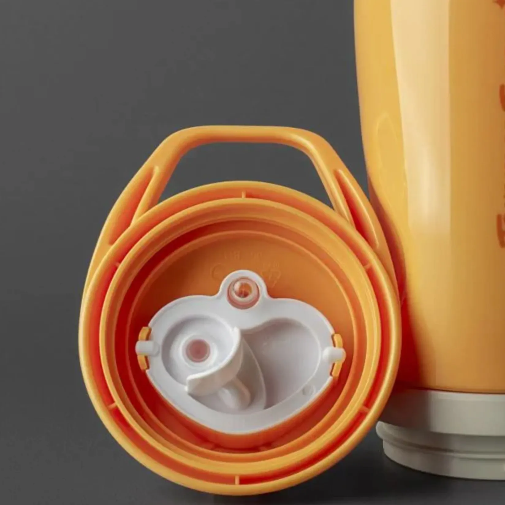 Tableware|Plates & Placemats>Tommee Tippee Insulated Sporty Spout Cup Blu