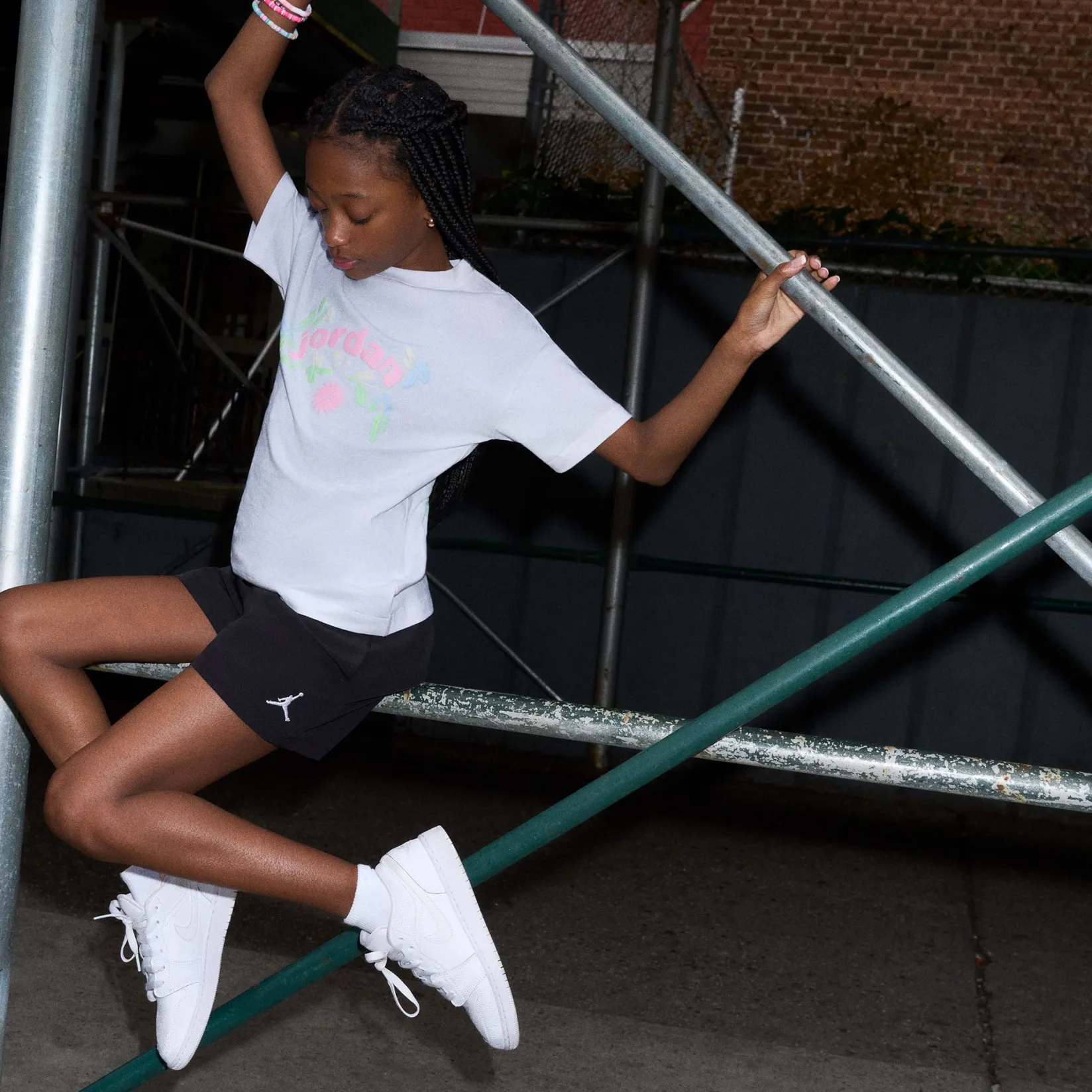 Sportswear|Tops>Jordan Puff Floral T-shirt 7-16y White