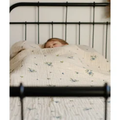 Throws|Blankets><noscript><img width=