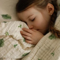 Throws|Blankets><noscript><img width=