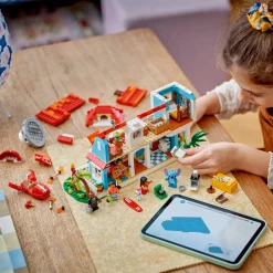 Hot ǀ Disney Lilo and Stitch Beach House Kids Assembly & Construction