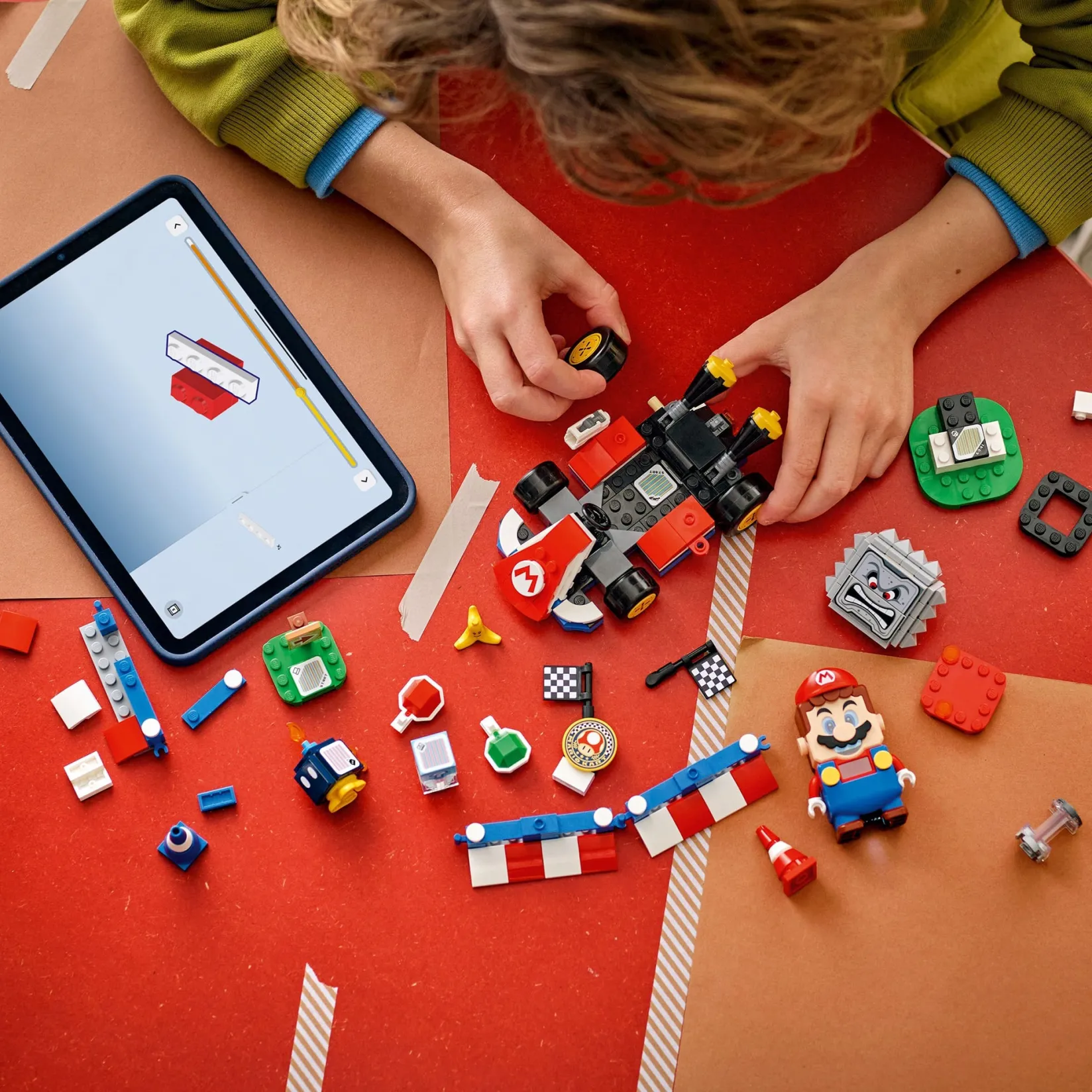 Assembly & Construction>LEGO® Super Mario™: Mario Kart™ – Interactive Mario™ & Standard Kart