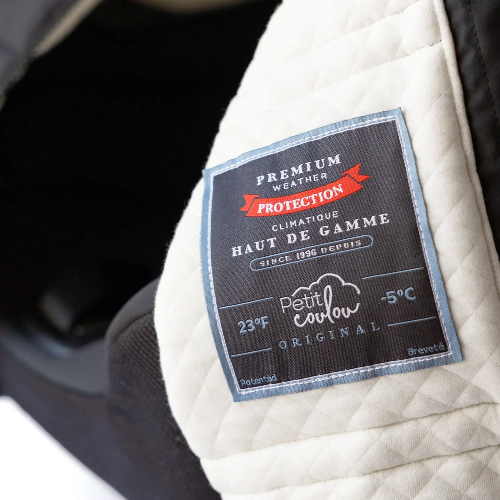 Outdoors & Travel|Blankets>Petit Coulou Light Car Seat Cover - Black