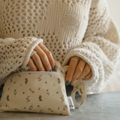 Bibs|Breastfeeding><noscript><img width=