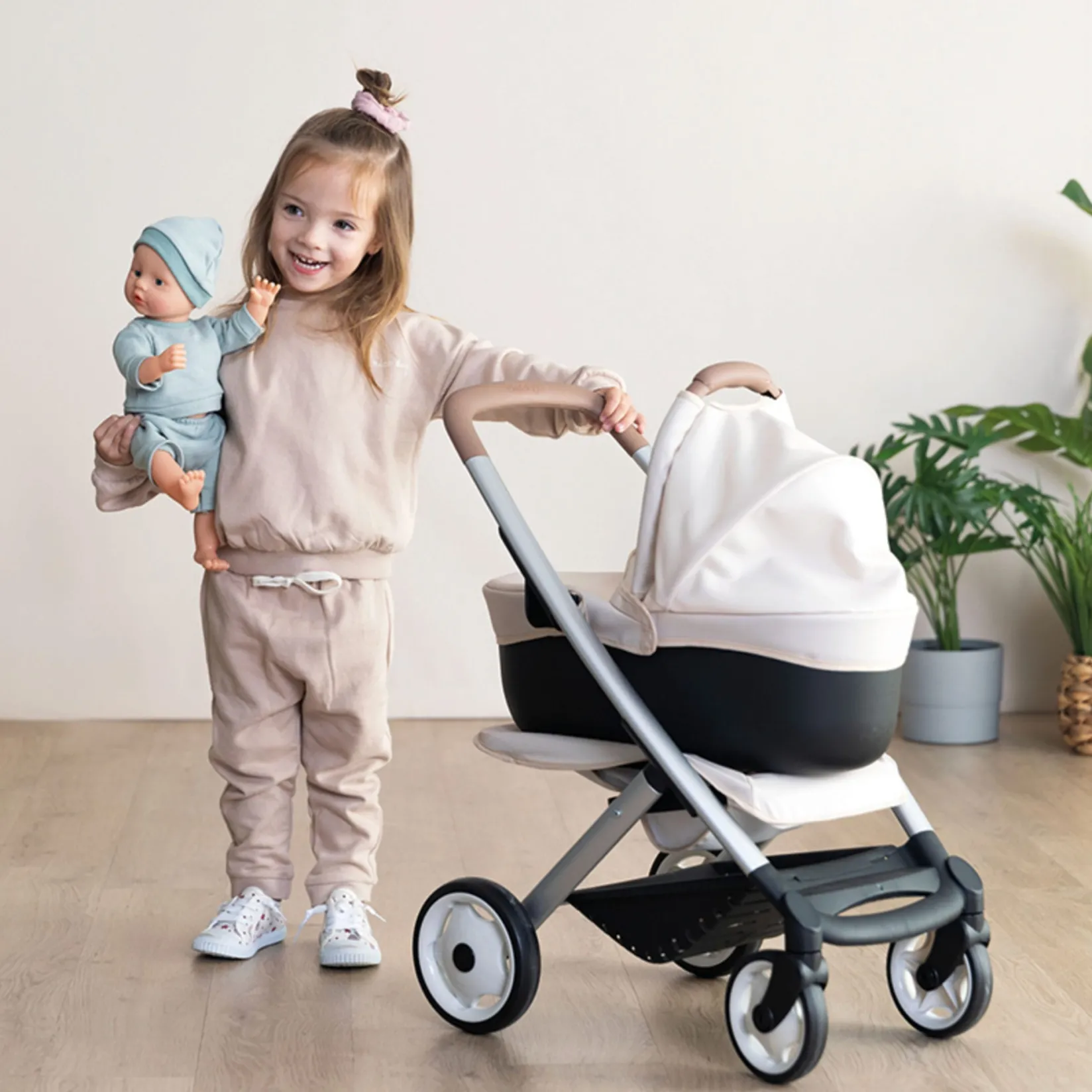 New Maxi Cosi 3-in-1 Stroller - Beige Dolls