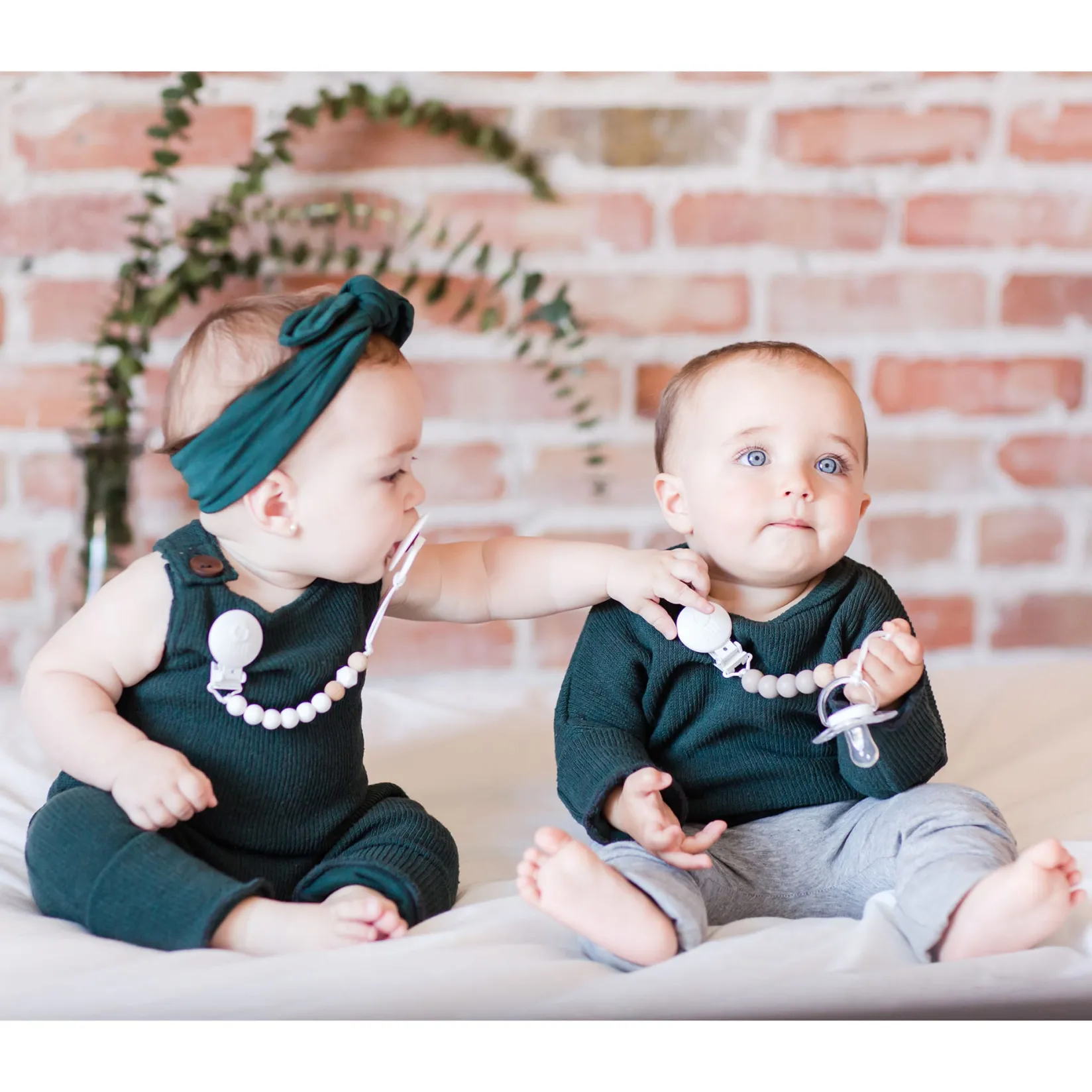 Hot Mini Wood Pacifier Clip - White Pacifiers & Clips|Pacifiers & Clips