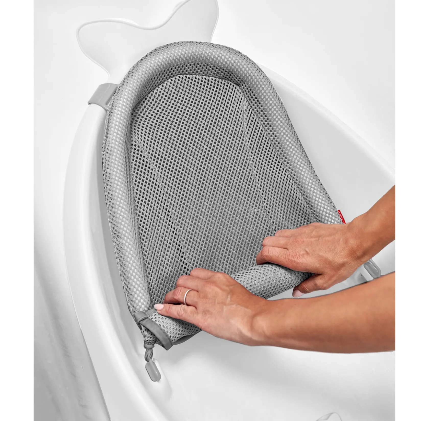 Baby Baths & Seats|Bath Accessories>Skip Hop MOBY® Smart Sling™ 3-Stage Tub - White