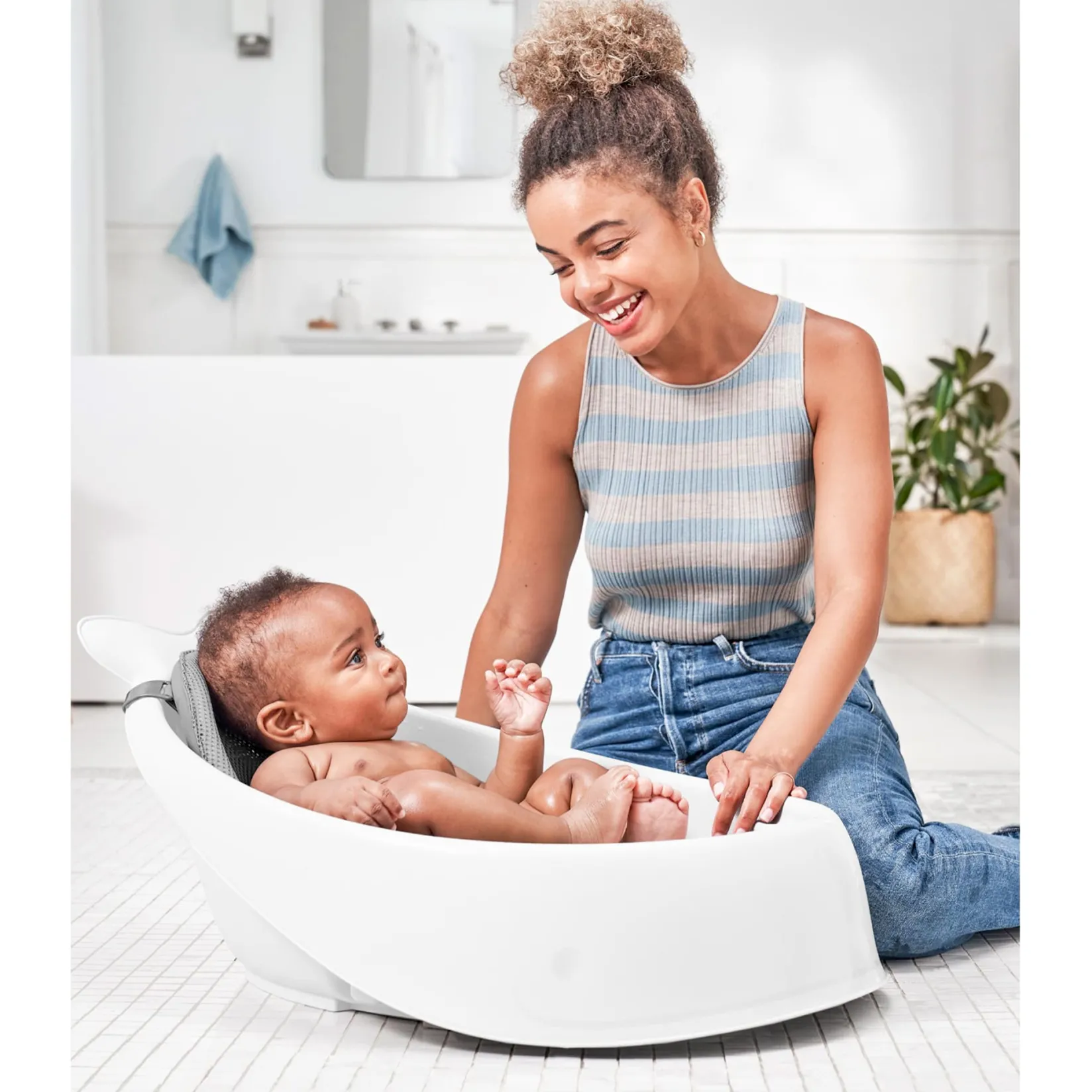 Baby Baths & Seats|Bath Accessories>Skip Hop MOBY® Smart Sling™ 3-Stage Tub - White