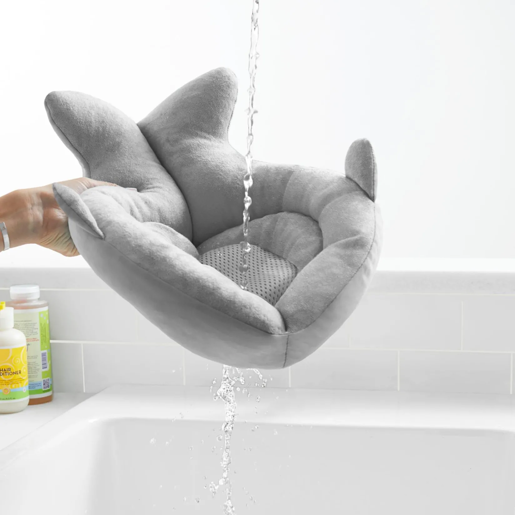 Baby Baths & Seats|Bath Accessories>Skip Hop MOBY Softspot Sink Bather Grey