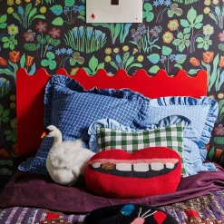 Twin, Full & Queen Beds><noscript><img width=