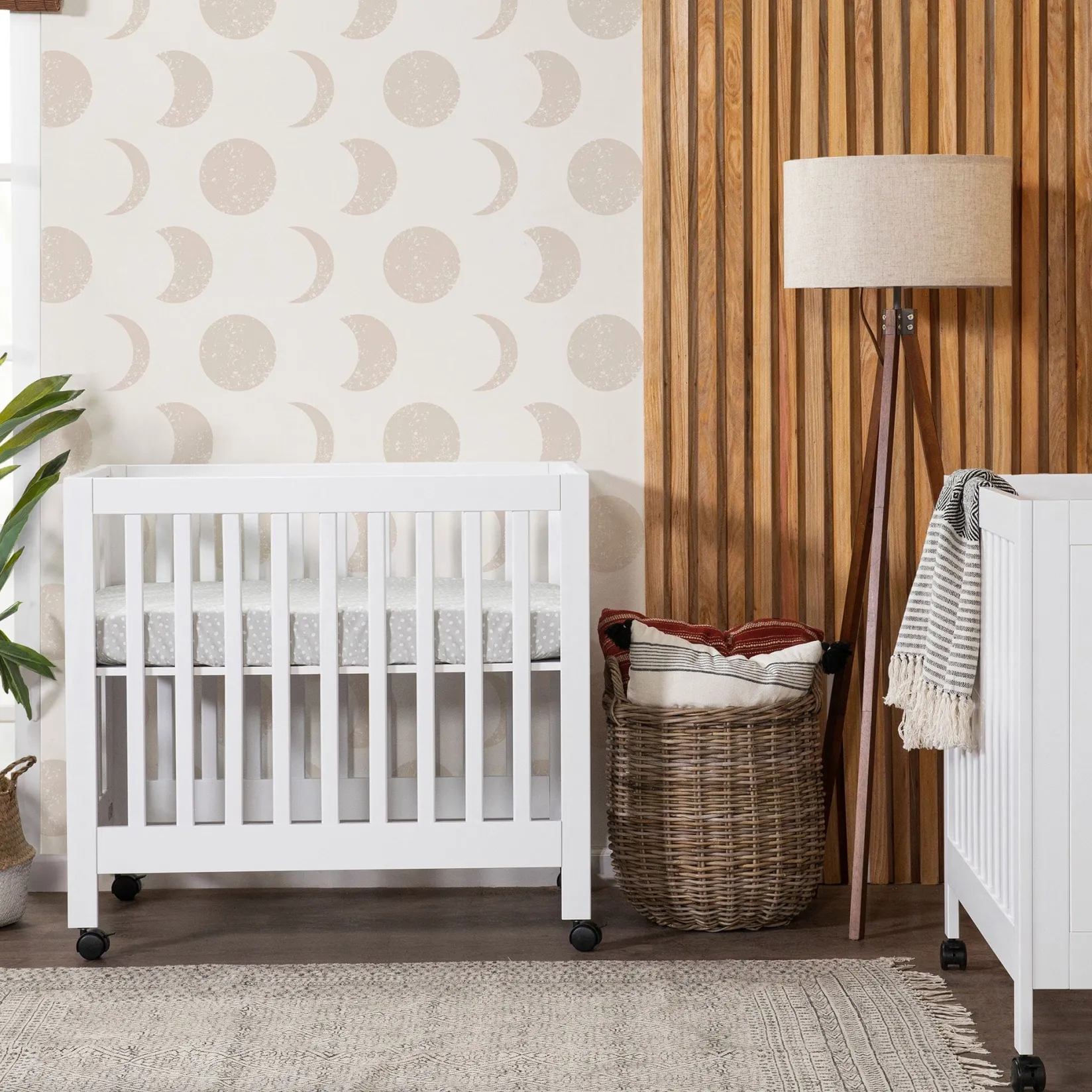 Clearance Origami Mini Crib - White Finish Cribs & Mattresses|Cribs & Mattresses