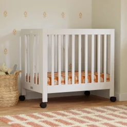 Clearance Origami Mini Crib - White Finish Cribs & Mattresses|Cribs & Mattresses