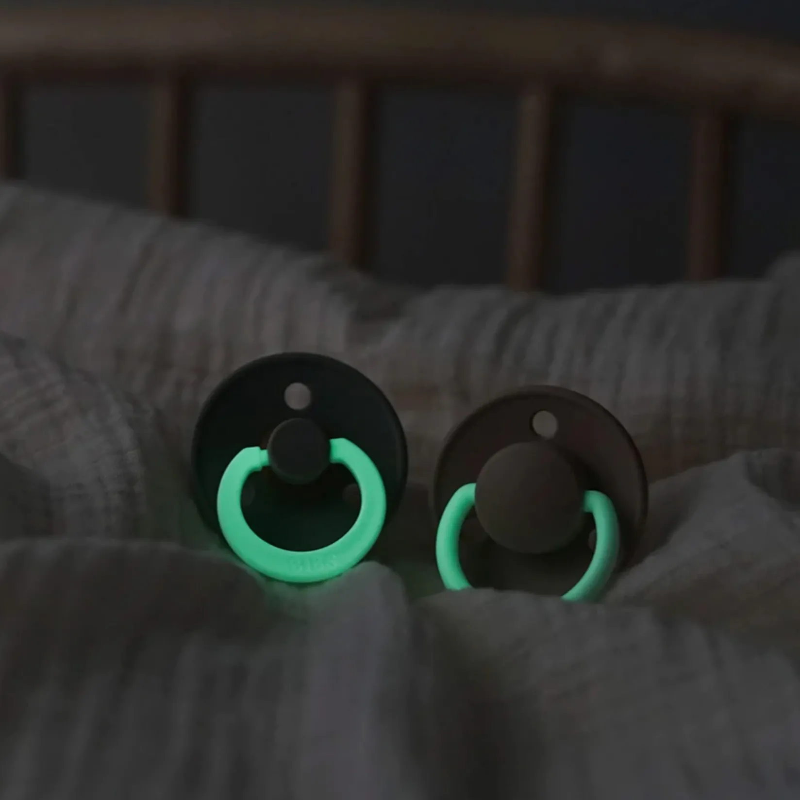 Pacifiers & Clips|Pacifiers & Clips>Bibs Pacifier 6-18m Set of 2 - Blush / Vanilla (Size 2)