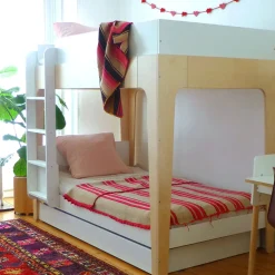 Twin, Full & Queen Beds><noscript><img width=