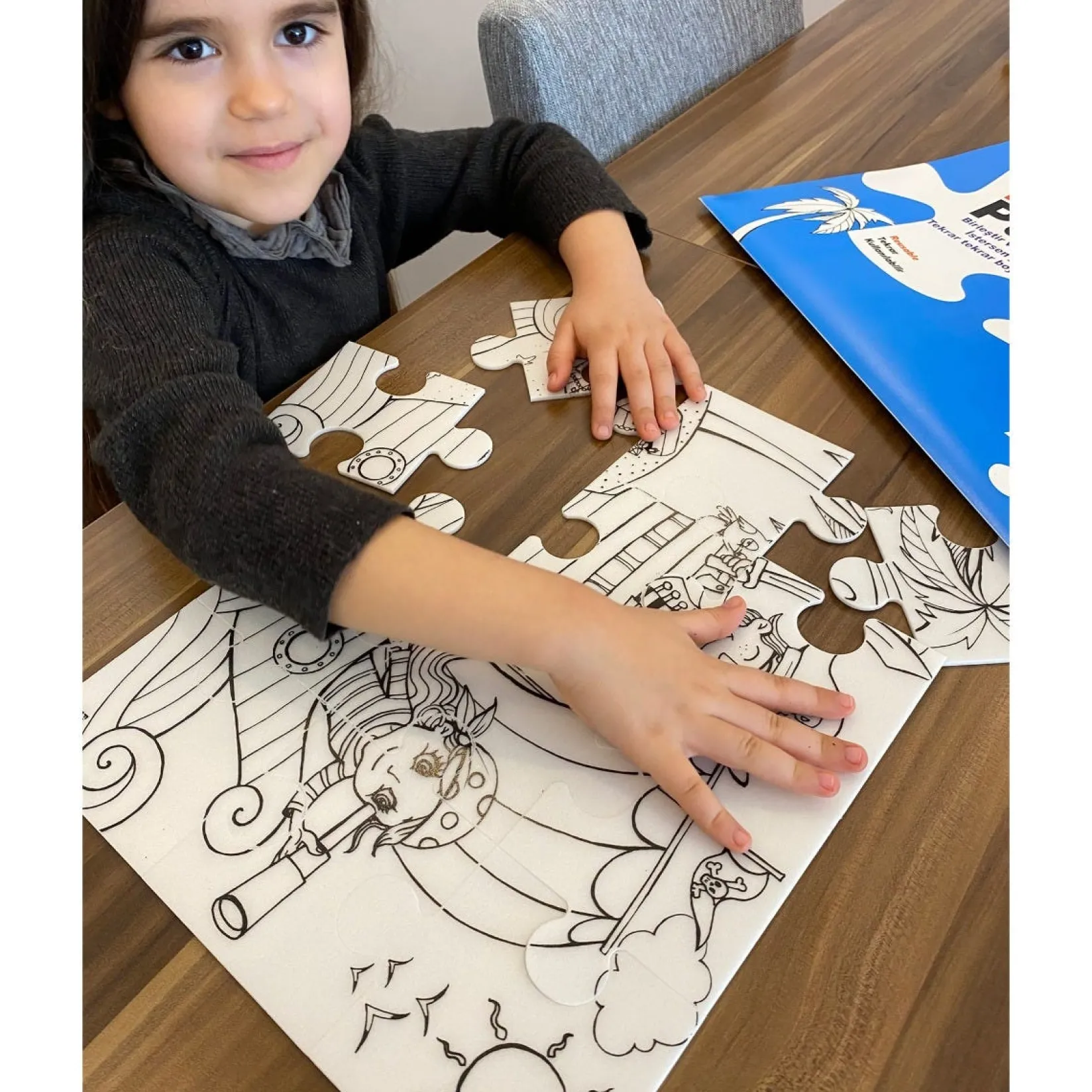 Puzzles>Funny Mat Puzzle Set to Color with Washable Markers - Pirates