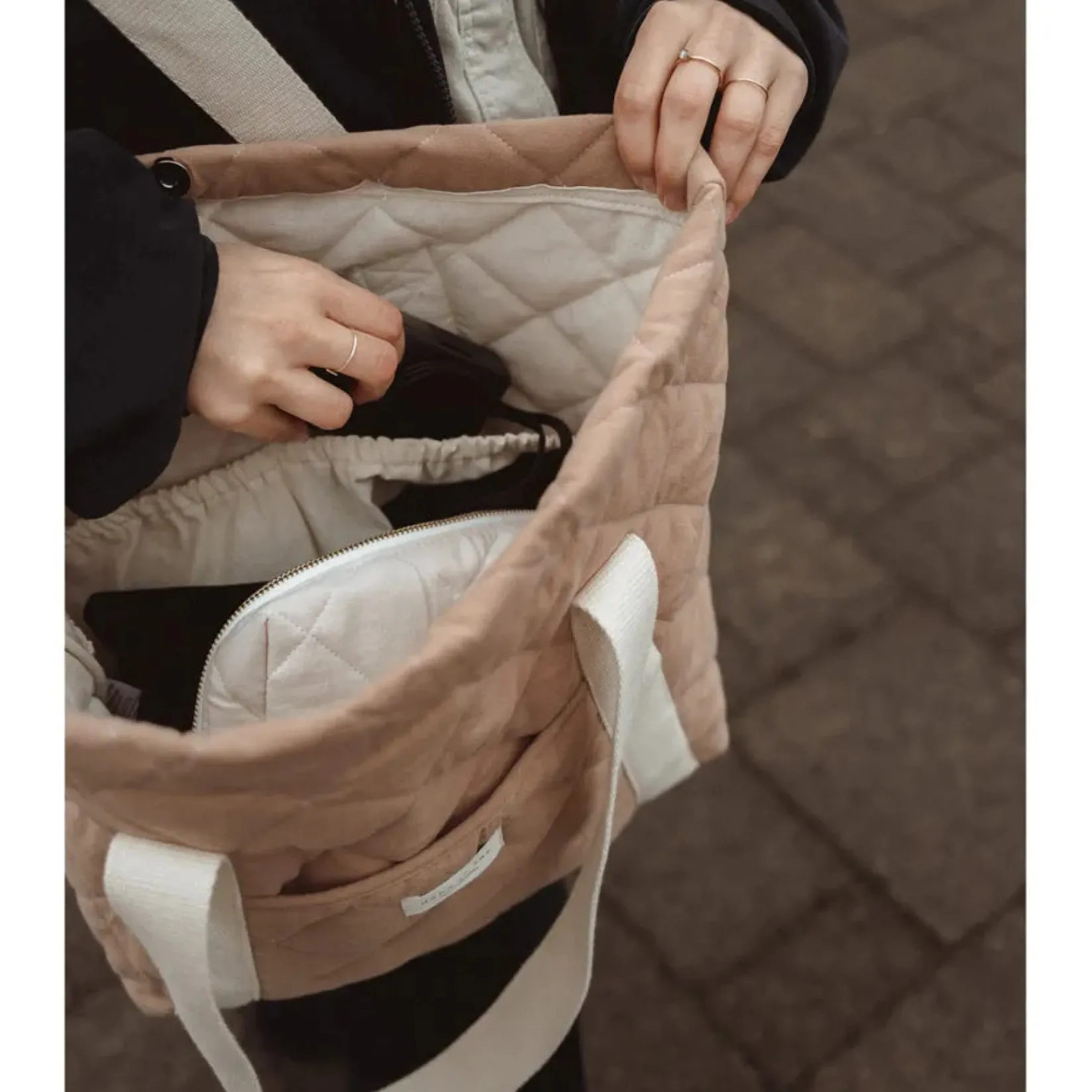 Handbags & Purses|Diaper Bags>Dans Le Sac Quilt Tote bag - Tan