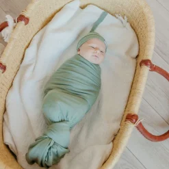 Blankets|Blankets><noscript><img width=