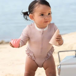 Swimsuits><noscript><img width=