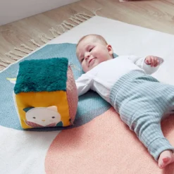 Developmental Toys>Kaloo Sensory Cube Stimuli