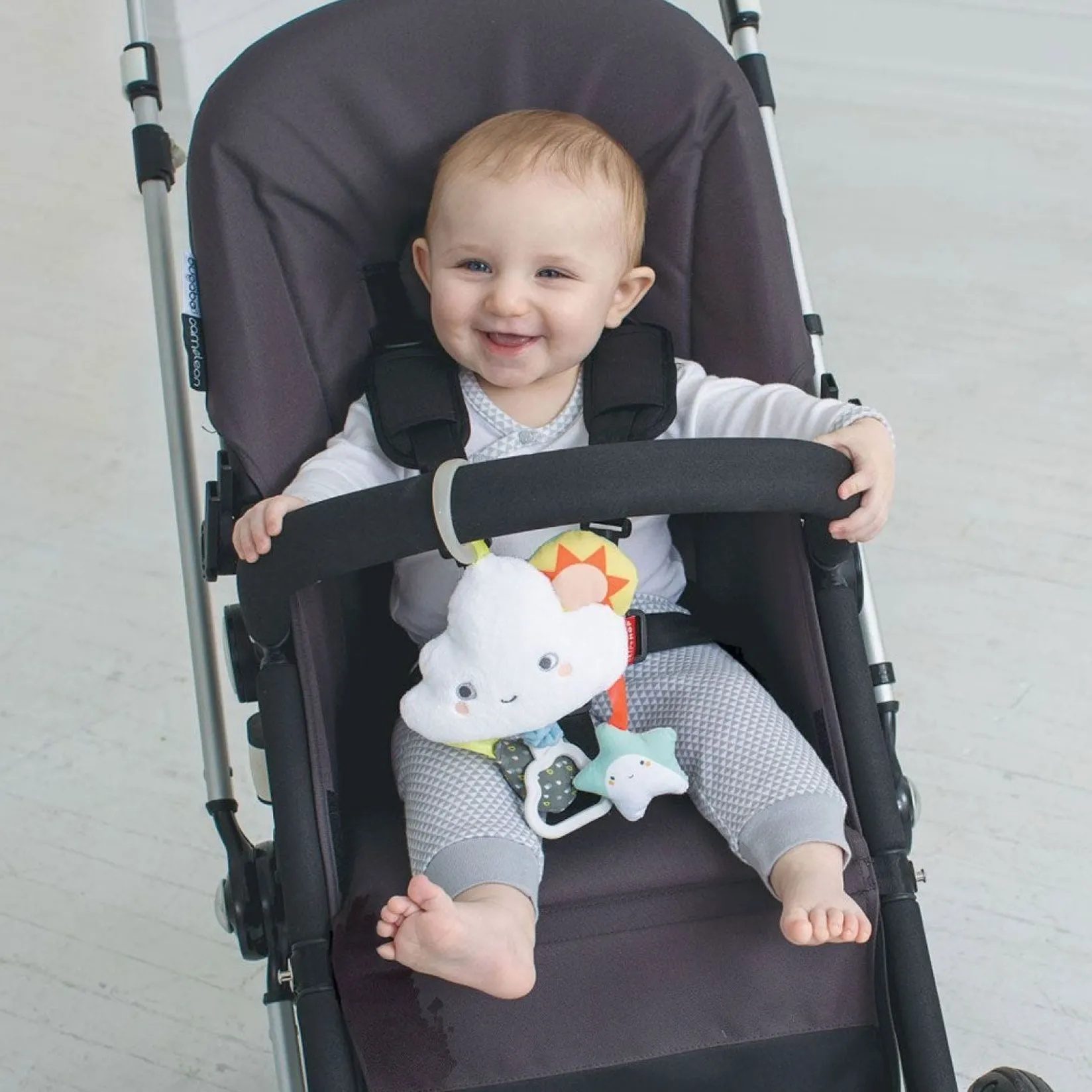 Stroller & Car Seat Toys|Developmental Toys>Skip Hop Silver Lining Cloud Jitter Stroller Baby Toy