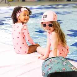 Swimsuits><noscript><img width=