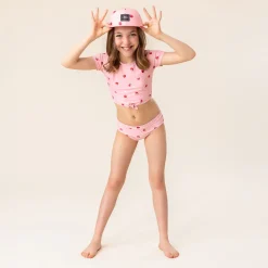 Swimsuits><noscript><img width=