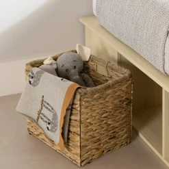 Twin, Full & Queen Beds><noscript><img width=